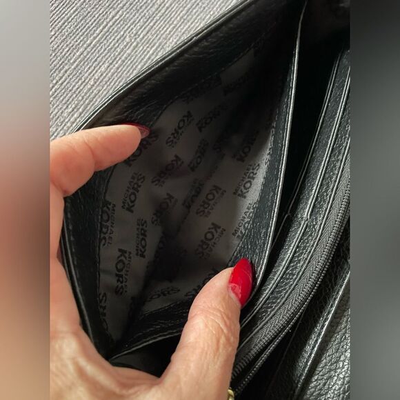 Michael Kors Wallet - Picture 9 of 10